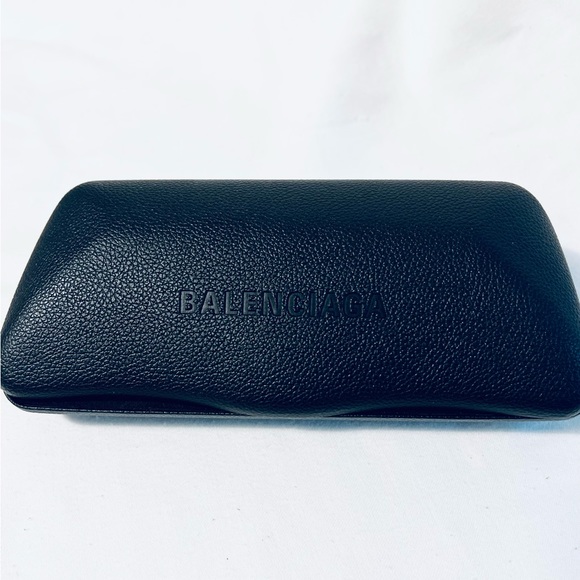 BALENCIAGA black butterfly sunglasses - Picture 11 of 11